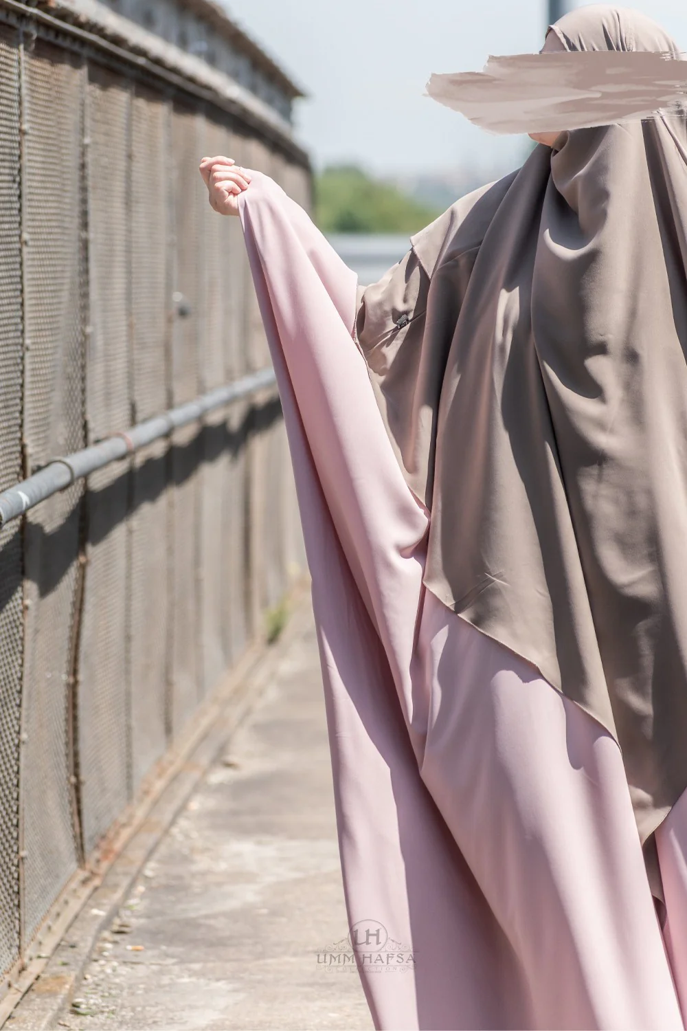 Abaya papillon Umm Hafsa - Image 18