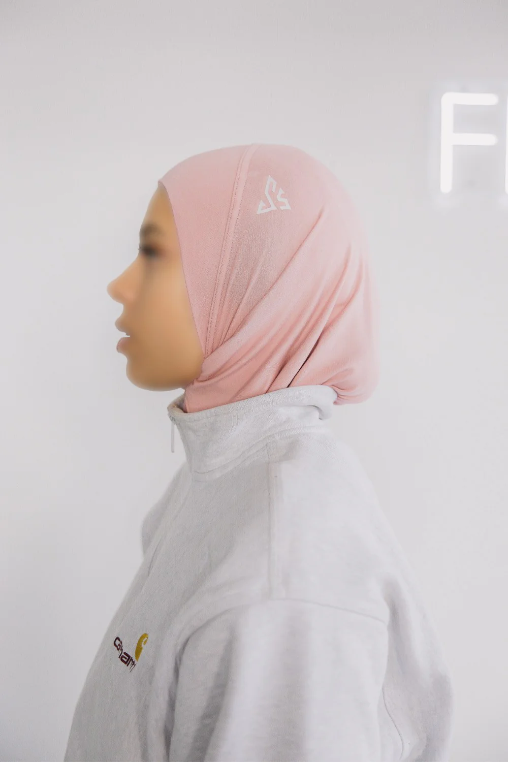Hijab Sport Femme SafwaFlow™ – Respirant, Anti-Transpiration, Maintien Parfait, Confort Actif - Image 12