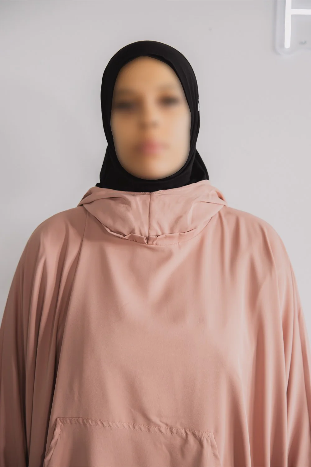 Hijab Sport Femme SafwaFlow™ – Respirant, Anti-Transpiration, Maintien Parfait, Confort Actif - Image 9